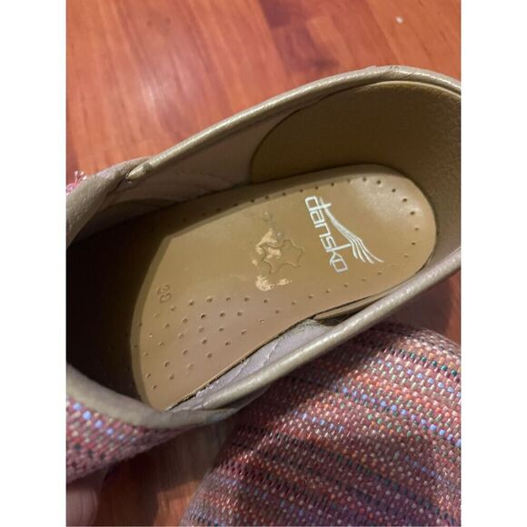 DANSKO Canvas Pro Red Textured clogs size 38/ us size 8. - Picture 12 of 15